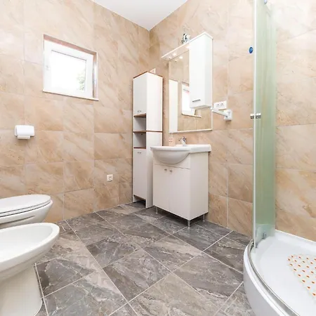 4 Bedroom Cozy In Okrug Gornji * Trogir